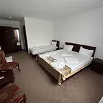 Orient Mamaia Nord بيت ضيافة 3*